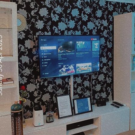 Lovely 2 Bed Flat/Apt In East London- Nice Estate. Dagenham Extérieur photo