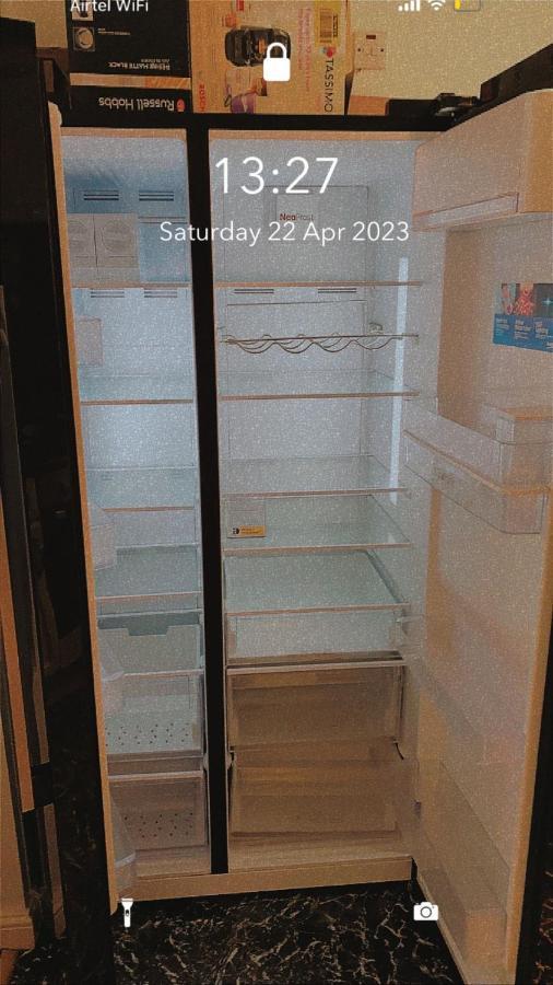 Lovely 2 Bed Flat/Apt In East London- Nice Estate. Dagenham Extérieur photo