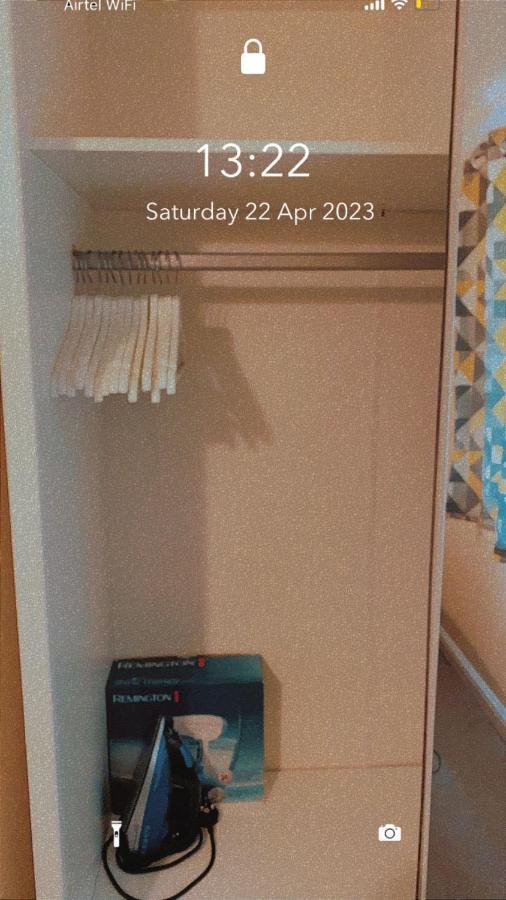 Lovely 2 Bed Flat/Apt In East London- Nice Estate. Dagenham Extérieur photo